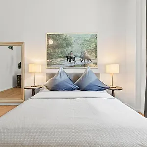  Appartamento The Weichsel, 3br Up To 6 People In Friedrichshain Germania