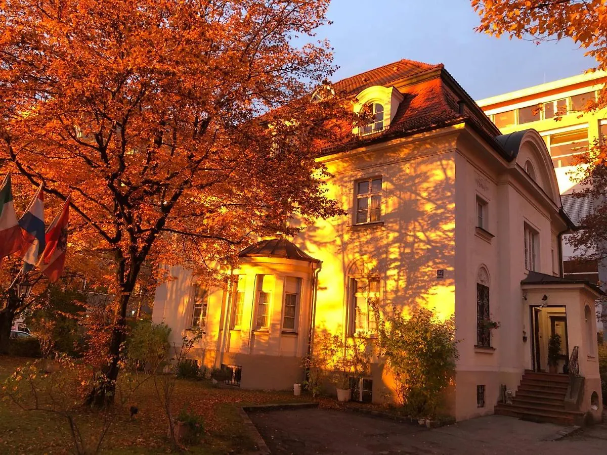 Hotel Galleria Munich 3*,  Germany